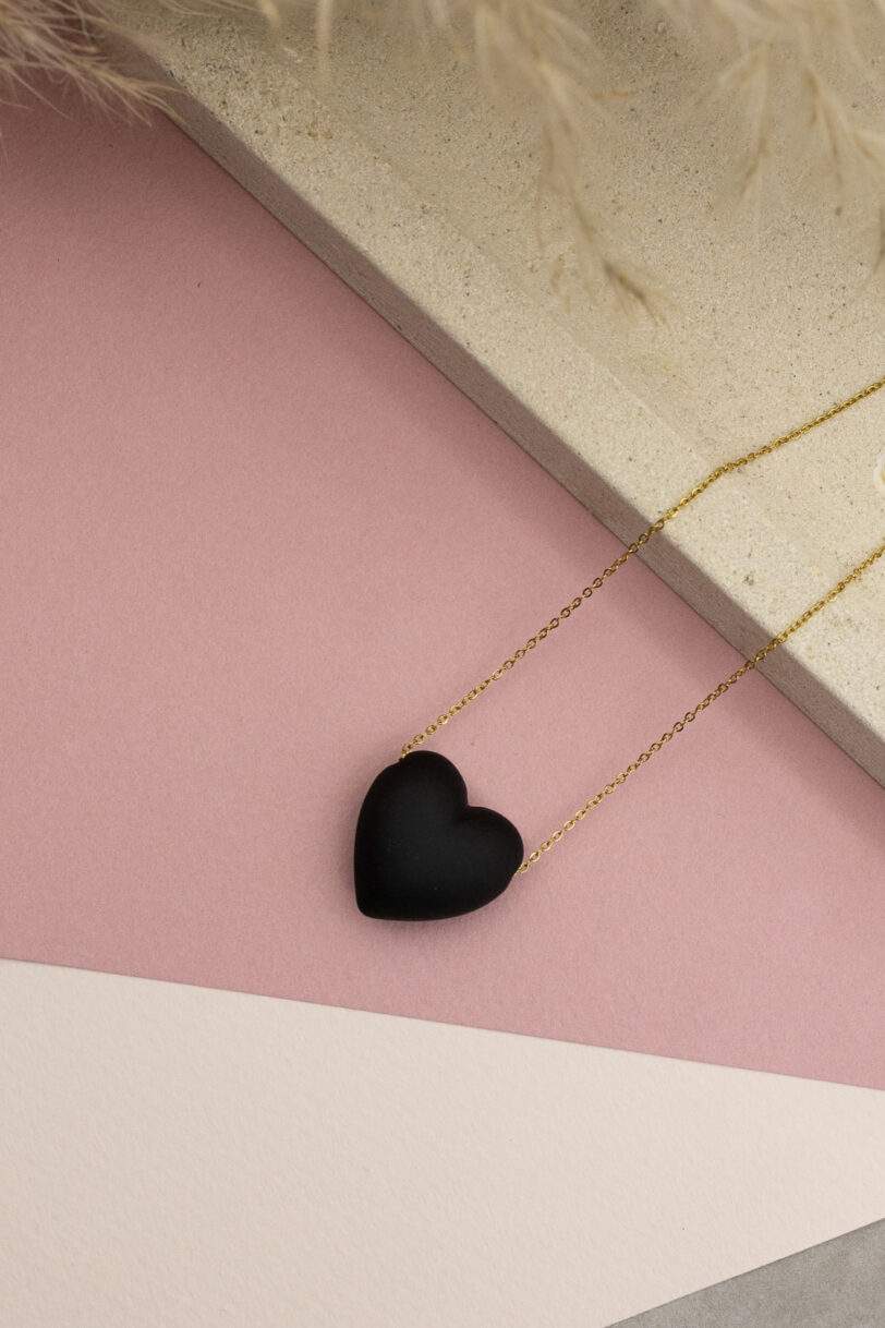 Boobiee heart necklace - Image 12